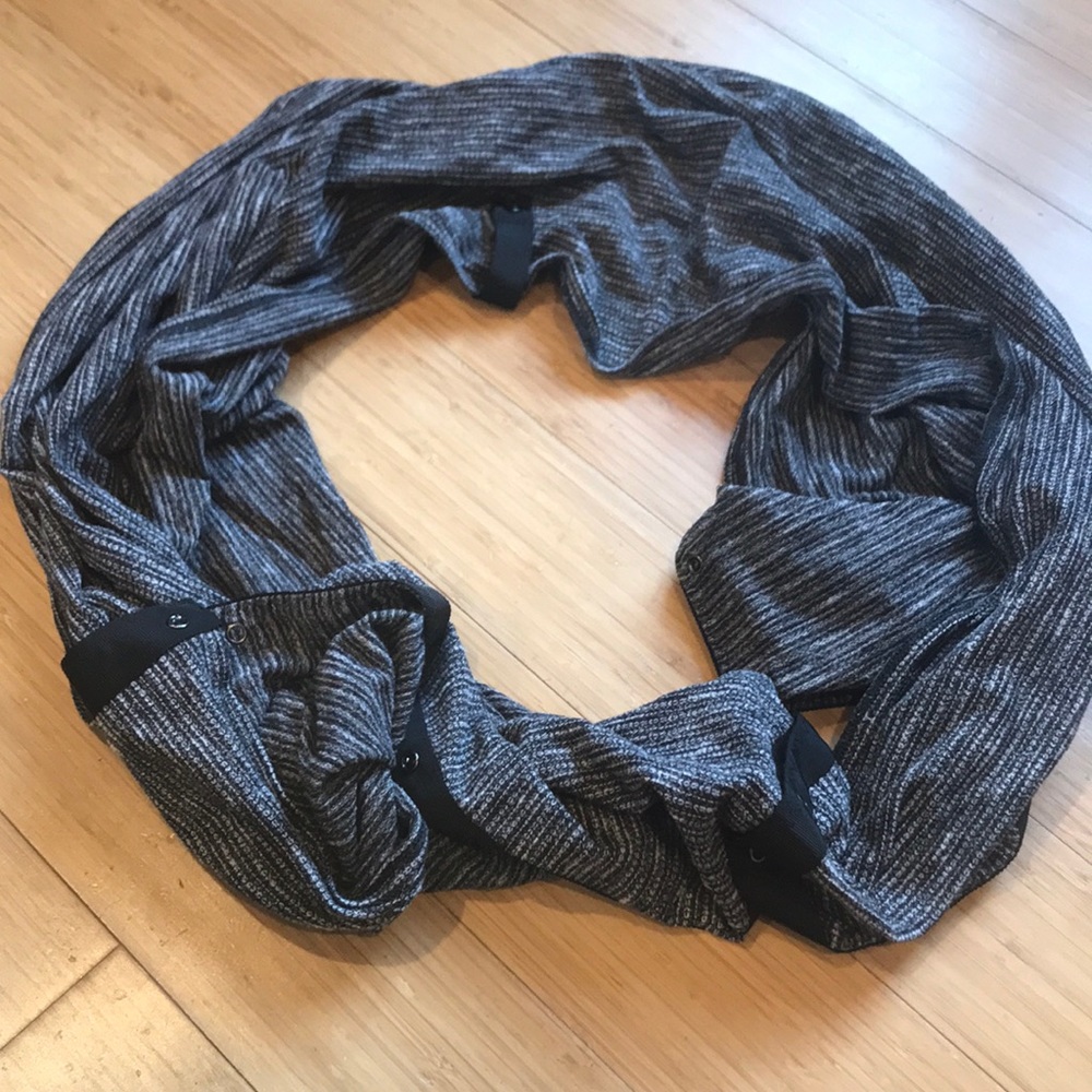 Lululemon vinyasa scarf